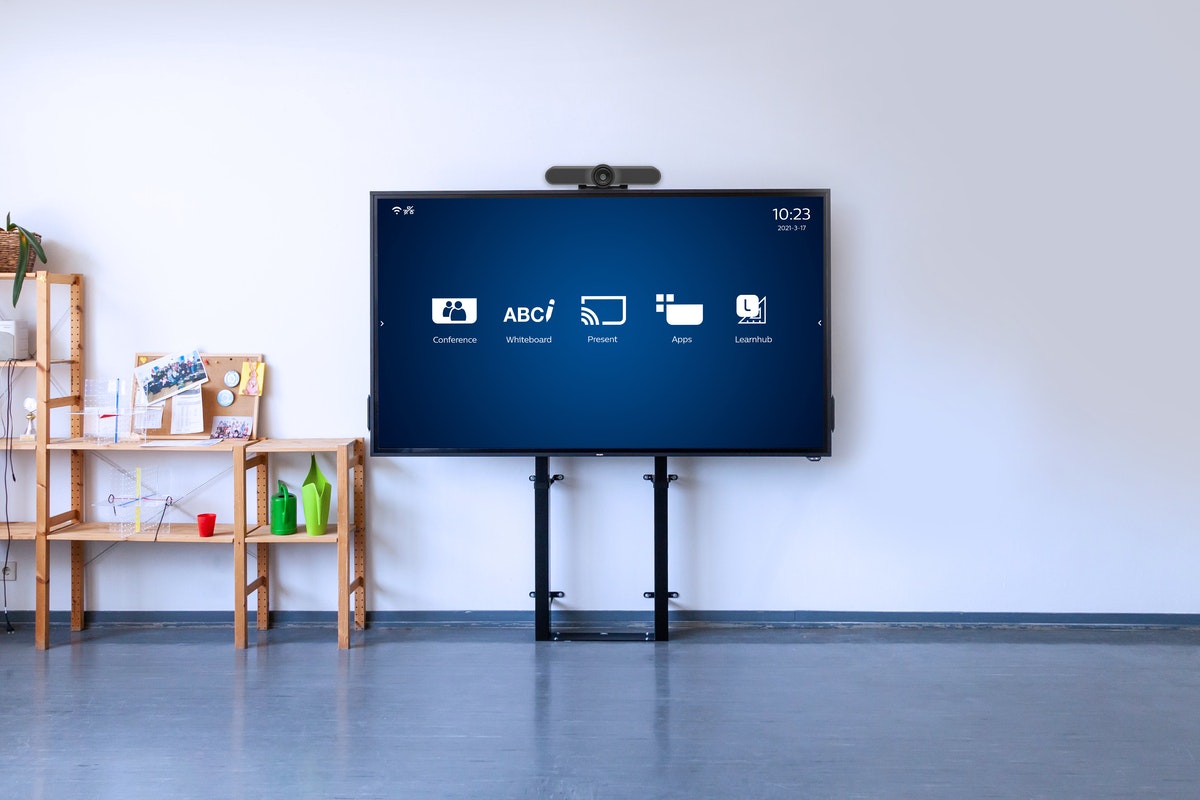 Education_T-Line_classroom+Logitech education t line classroom